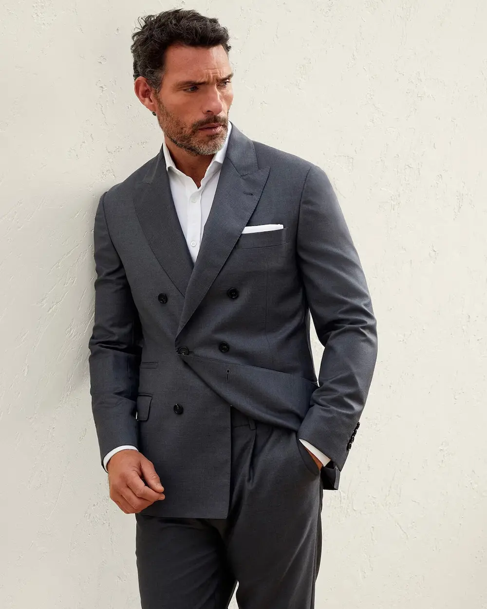 Le costume à double boutonnage : guide complet