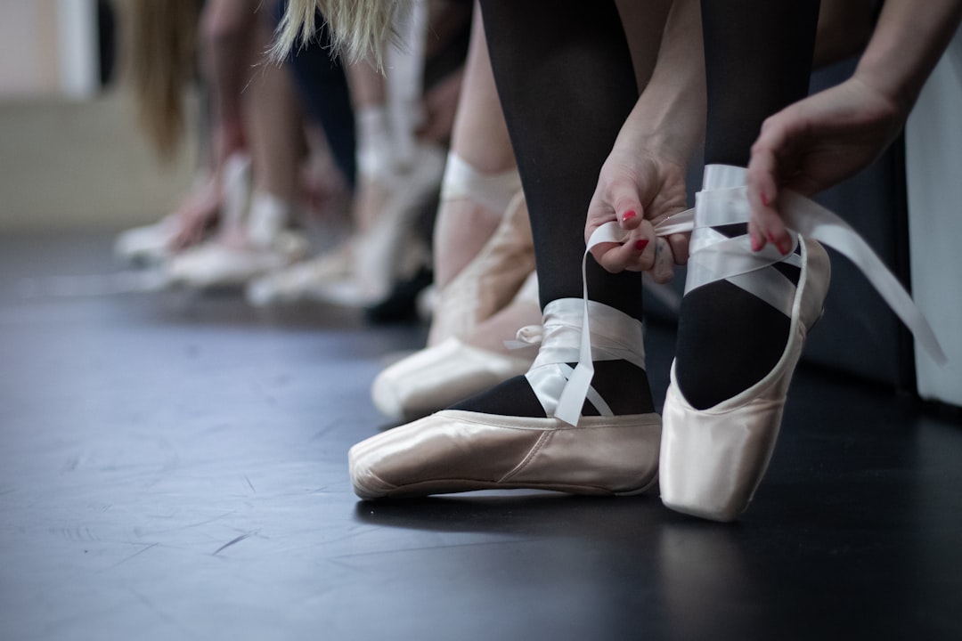 Comment porter des chaussures plates pour un événement spécial
